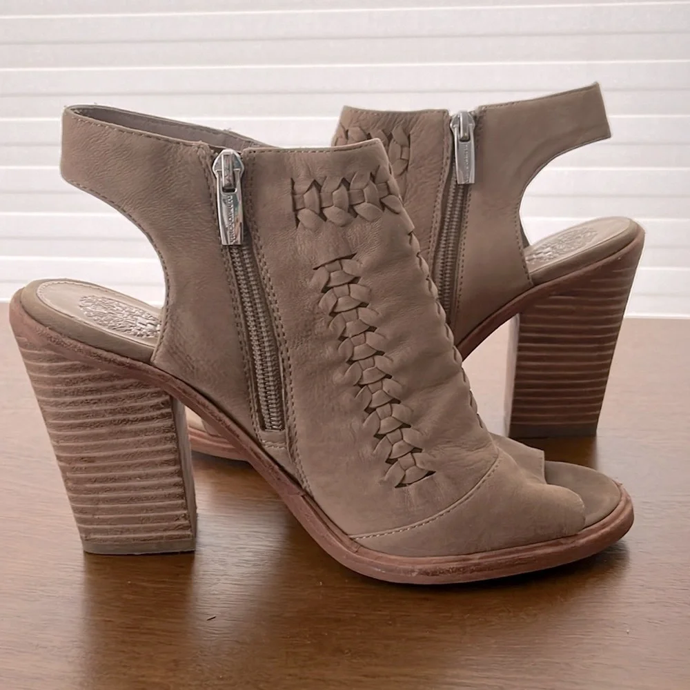 Vince Camuto Katri Gladiator Peep Toe, Size 8, Tan - Picture 9 of 10